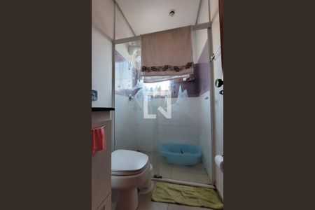 Casa à venda com 336m², 5 quartos e 6 vagasBanheiro da suíte 2