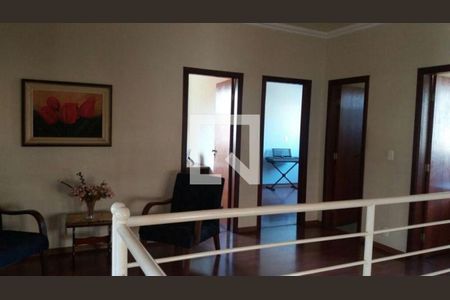 Casa à venda com 5 quartos, 282m² em Heliópolis, Belo Horizonte