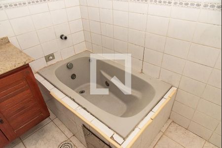 Casa à venda com 260m², 3 quartos e sem vagaBanheiro da suíte