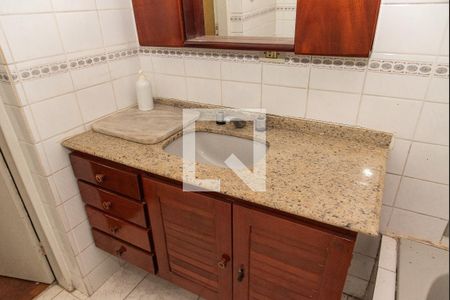 Casa à venda com 260m², 3 quartos e sem vagaBanheiro da suíte