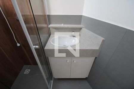 Banheiro de casa para alugar com 1 quarto, 28m² em Vila Guilherme, São Paulo