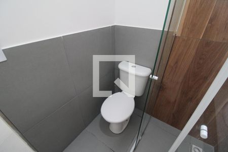 Banheiro de casa para alugar com 1 quarto, 28m² em Vila Guilherme, São Paulo