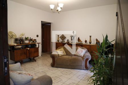 Sala de casa para alugar com 2 quartos, 250m² em Jardim Santo Elias, São Paulo