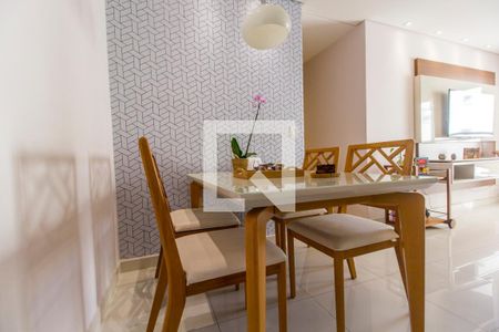 Sala de Jantar de apartamento à venda com 2 quartos, 69m² em Jardim Tupanci, Barueri