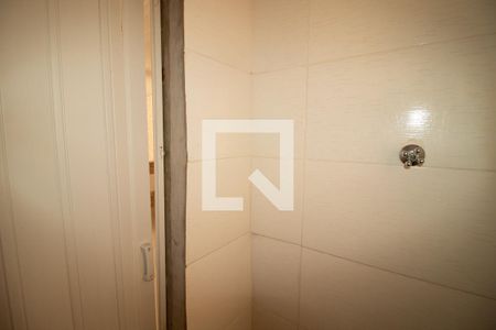 Banheiro de casa para alugar com 1 quarto, 16m² em Vila Nova Mazzei, São Paulo