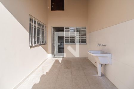 Casa à venda com 274m², 3 quartos e 2 vagasÁrea de serviço