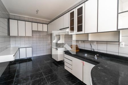 Casa à venda com 274m², 3 quartos e 2 vagasCozinha