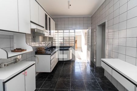 Casa à venda com 274m², 3 quartos e 2 vagasCozinha
