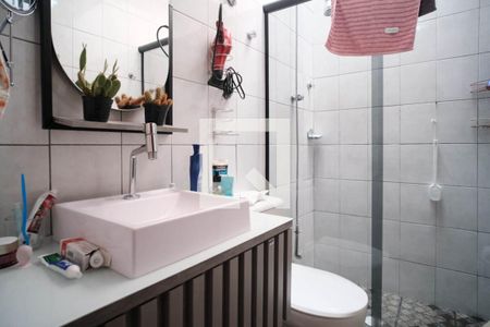 Casa à venda com 68m², 3 quartos e 1 vagaBanheiro 2