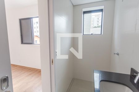 Apartamento à venda com 61m², 2 quartos e 2 vagasBanheiro da Suíte 1