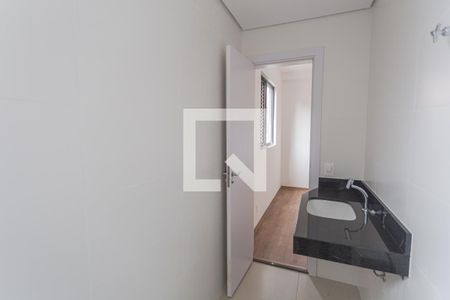 Apartamento à venda com 61m², 2 quartos e 2 vagasBanheiro da Suíte 2