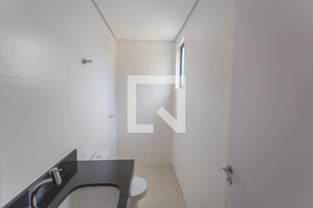 Apartamento à venda com 61m², 2 quartos e 2 vagasBanheiro da Suíte 2