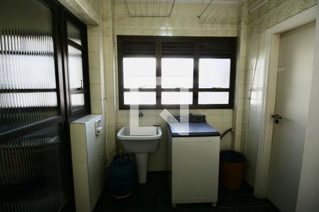 Apartamento para alugar com 220m², 4 quartos e 2 vagas Apartamento para alugar com 220m², 4 quartos e 2 vagasÁrea de Serviço