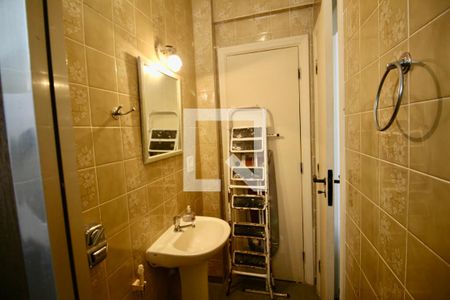 Apartamento para alugar com 220m², 4 quartos e 2 vagas Apartamento para alugar com 220m², 4 quartos e 2 vagasBanheiro de serviço