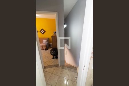 Casa à venda com 100m², 2 quartos e 1 vagaEscada