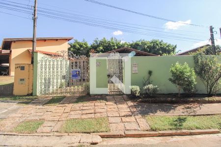 Casa de condomínio para alugar com 110m², 2 quartos e 2 vagas Casa de condomínio para alugar com 110m², 2 quartos e 2 vagasFachada