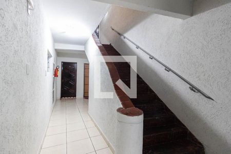 Apartamento para alugar com 50m², 2 quartos e sem vagaEscada