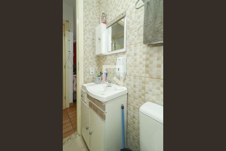 Banheiro  de apartamento à venda com 2 quartos, 42m² em Sarandi, Porto Alegre