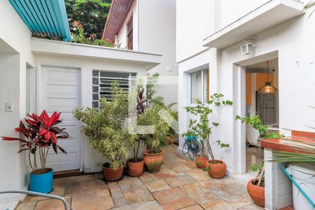 Casa à venda com 158m², 3 quartos e 3 vagasQuintal