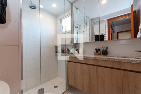 Apartamento para alugar com 103m², 2 quartos e 2 vagasBanheiro do quarto 1 Suíte