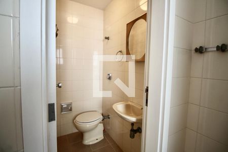 Apartamento para alugar com 120m², 4 quartos e 2 vagasBanheiro de serviço