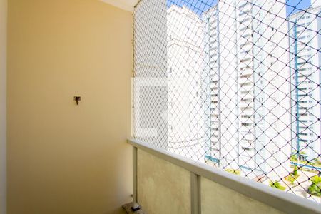 Varanda da sala de apartamento à venda com 2 quartos, 58m² em Vila Valparaíso, Santo André