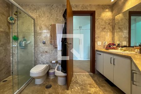 Apartamento à venda com 290m², 4 quartos e 3 vagasBanheiro Suíte I