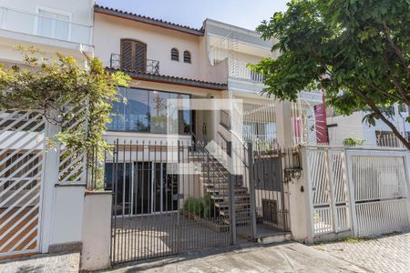 Casa para alugar com 310m², 3 quartos e 3 vagasFachada