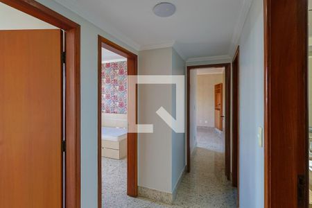 Corredor de apartamento à venda com 4 quartos, 130m² em Ipiranga , Belo Horizonte