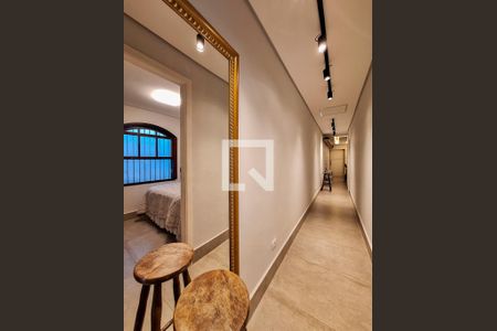 Casa à venda com 206m², 3 quartos e 2 vagas Casa à venda com 206m², 3 quartos e 2 vagasCorredor