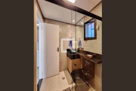 Casa à venda com 206m², 3 quartos e 2 vagas Casa à venda com 206m², 3 quartos e 2 vagasBanheiro de serviço