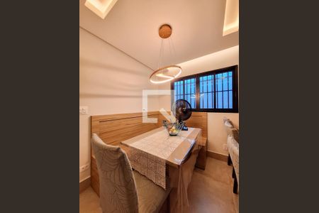 Casa à venda com 206m², 3 quartos e 2 vagas Casa à venda com 206m², 3 quartos e 2 vagasCozinha