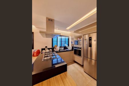 Casa à venda com 206m², 3 quartos e 2 vagas Casa à venda com 206m², 3 quartos e 2 vagasCozinha