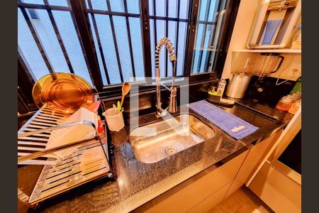 Casa à venda com 206m², 3 quartos e 2 vagas Casa à venda com 206m², 3 quartos e 2 vagasCozinha