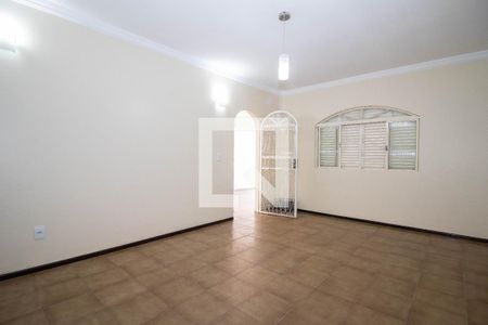 Sala 1 de casa para alugar com 3 quartos, 350m² em Taguatinga Norte (taguatinga), Brasília