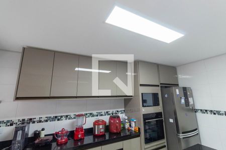 Casa à venda com 162m², 3 quartos e 3 vagasCozinha - Armários