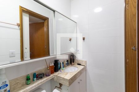 Casa à venda com 162m², 3 quartos e 3 vagasBanheiro da Suíte 2