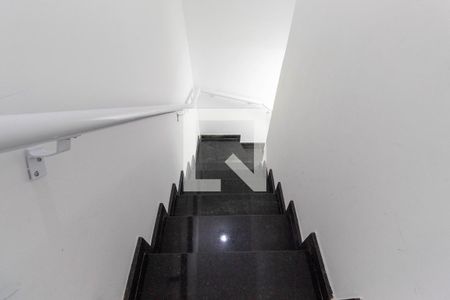 Casa à venda com 162m², 3 quartos e 3 vagasEscada