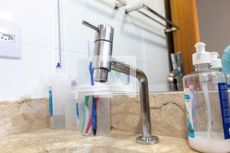 Casa à venda com 162m², 3 quartos e 3 vagasBanheiro - torneira