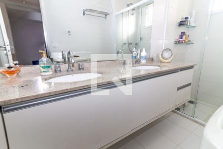 Apartamento à venda com 162m², 3 quartos e 3 vagasBanheiro da Suíte 3