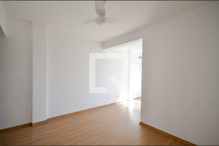 Sala de apartamento à venda com 2 quartos, 65m² em Benfica, Rio de Janeiro