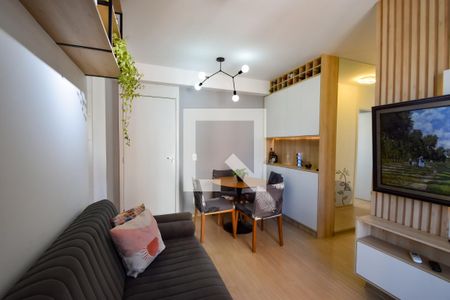 Sala de apartamento para alugar com 2 quartos, 49m² em Todos Os Santos, Rio de Janeiro