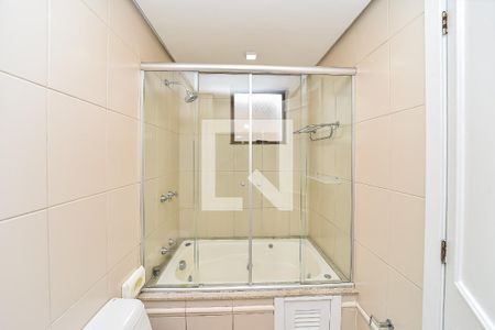 Apartamento à venda com 185m², 4 quartos e 3 vagasBanheiro da Suíte