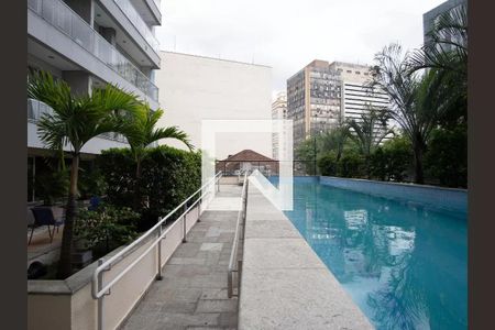 Studio para alugar com 40m², 1 quarto e 1 vaga Studio para alugar com 40m², 1 quarto e 1 vagaPiscina