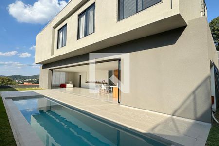 Casa de condomínio à venda com 380m², 4 quartos e 6 vagasPiscina