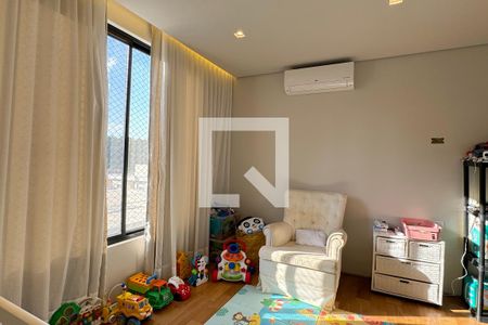 Casa de condomínio à venda com 380m², 4 quartos e 6 vagasSuíte 2