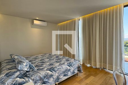 Casa de condomínio à venda com 380m², 4 quartos e 6 vagasSuíte 4