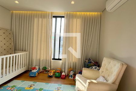 Casa de condomínio à venda com 380m², 4 quartos e 6 vagasSuíte 2