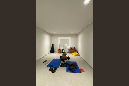 Casa de condomínio à venda com 380m², 4 quartos e 6 vagasAcademia