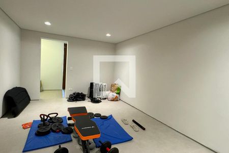 Casa de condomínio à venda com 380m², 4 quartos e 6 vagasAcademia